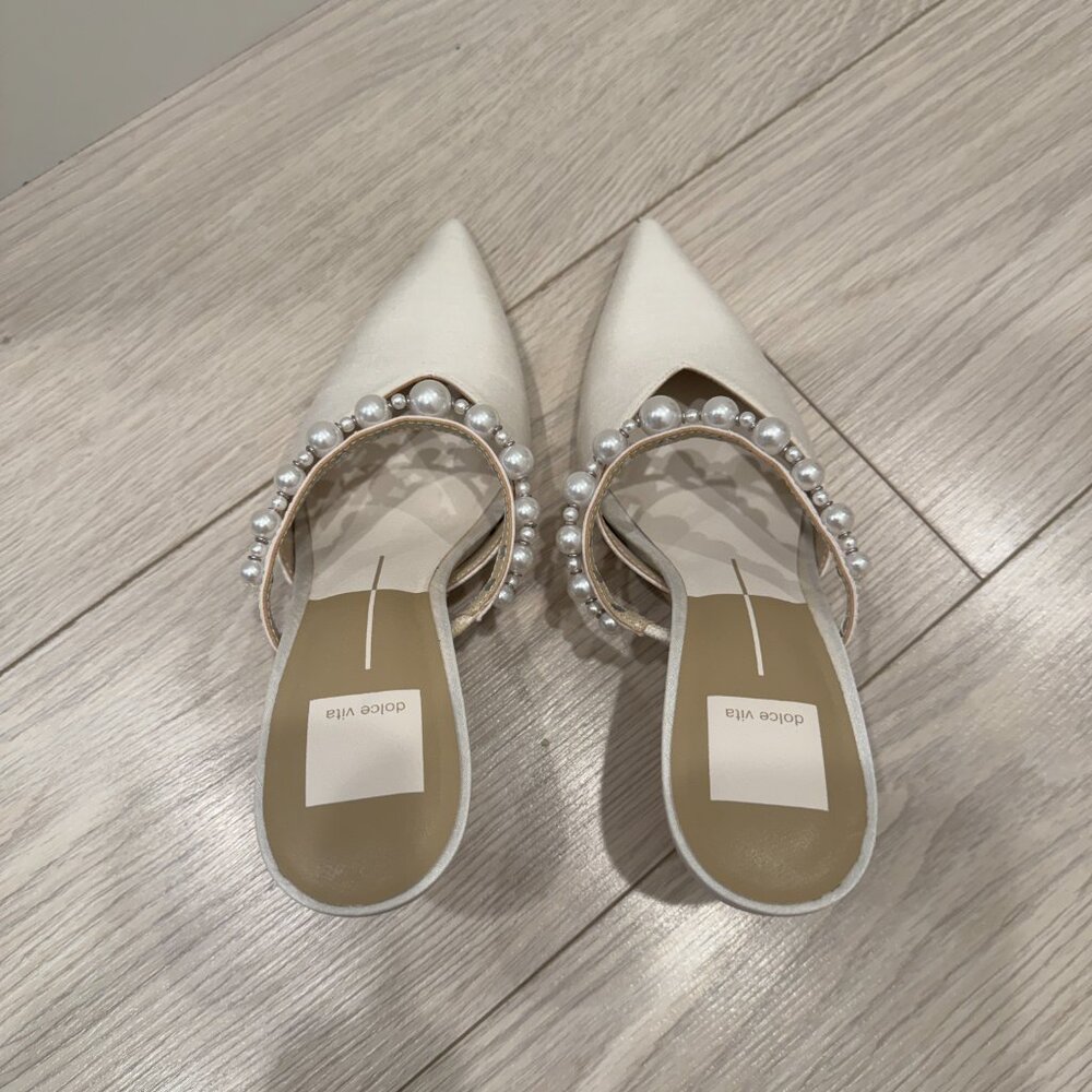 Dolce Vita Kanika Pump in Vanilla Pearls - Picture 5 of 12